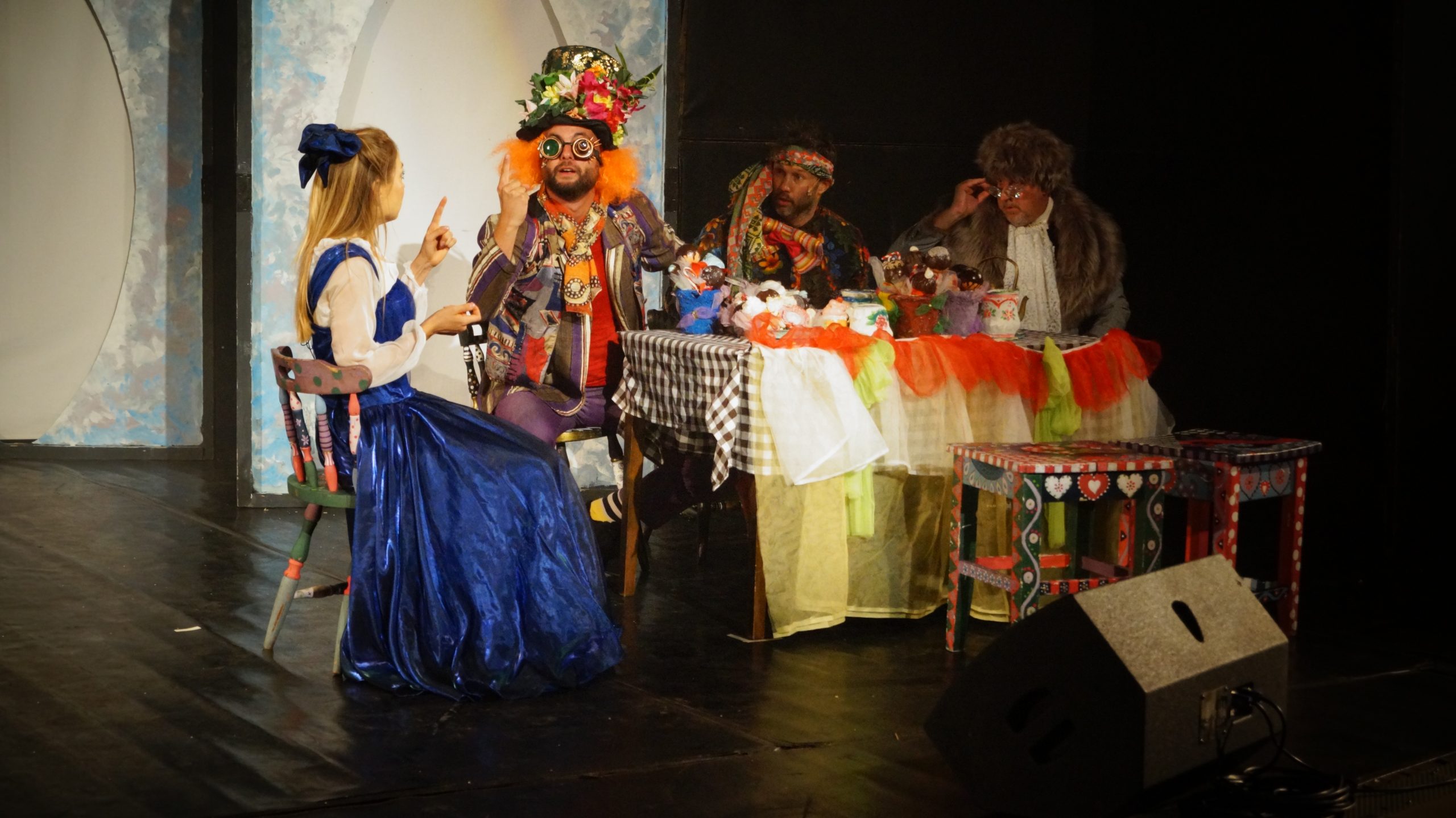 Turóczky Katalin – Arany Tamás: Alice csodaországban