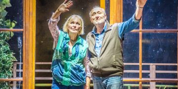 Nevetés a tóparton, gondolatok hazafelé – Aranytó a víz felett