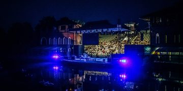 A nyár utolsó felvonása – díjátadó gálával búcsúzott a Szarvasi Vízi Színház